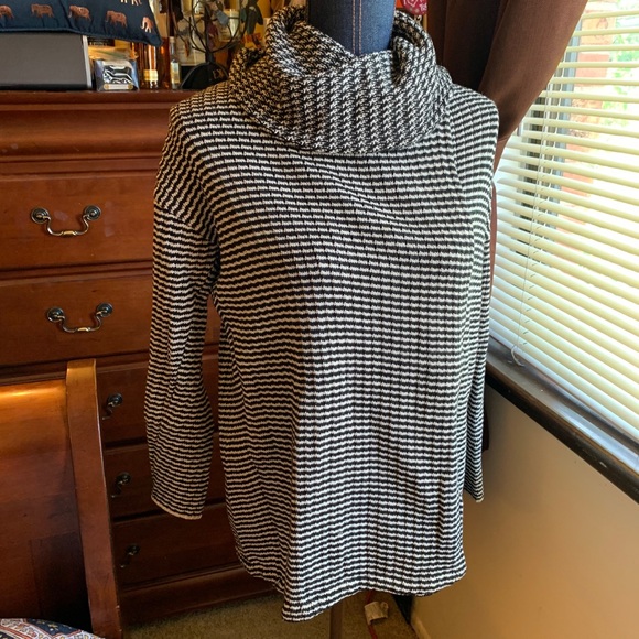 Cabi sweater wrap look SZ small - Picture 2 of 9